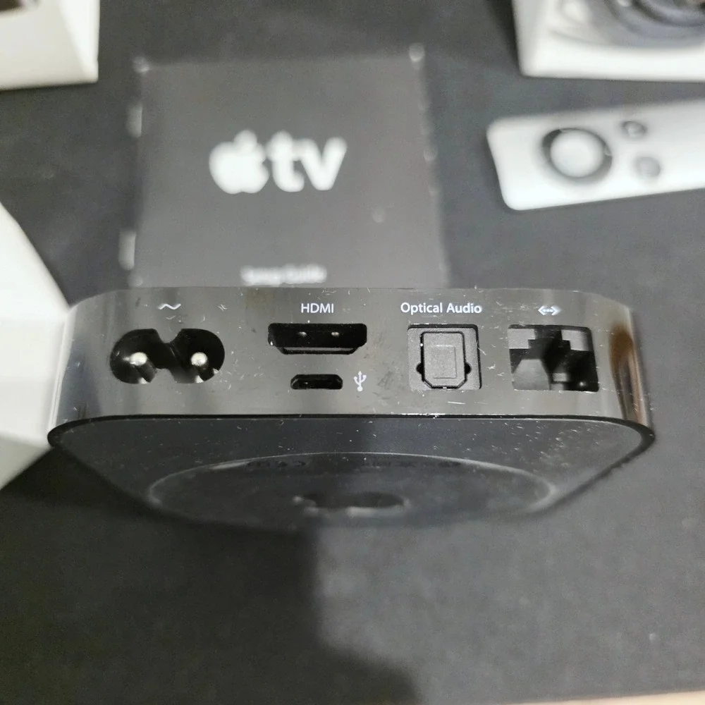 Apple TV Media‎ Streamer with Box 2nd Generation A1378 MC572LL/A Black 720p HD